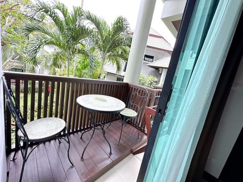 Navatara Phuket Resort, Terrace/patio