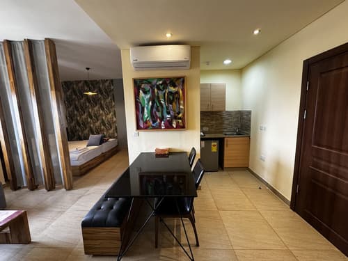 Roots Hotel Apartment, Room