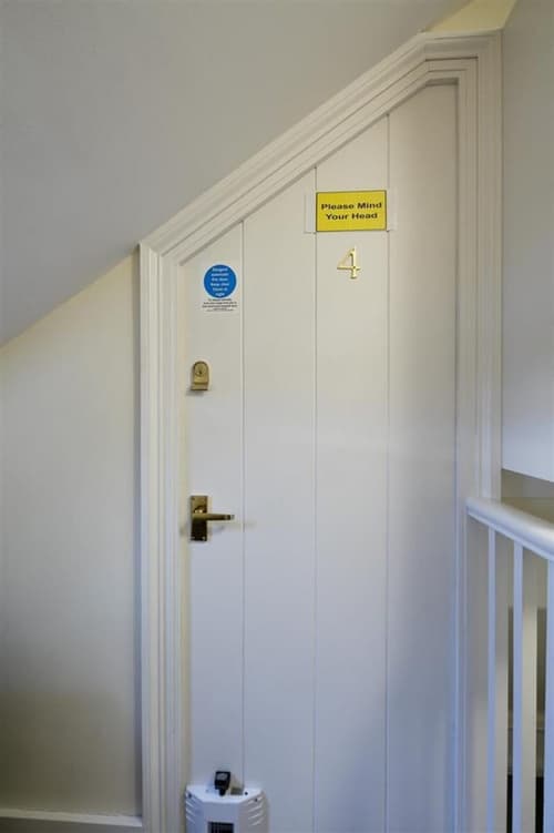 The Black Horse, Room