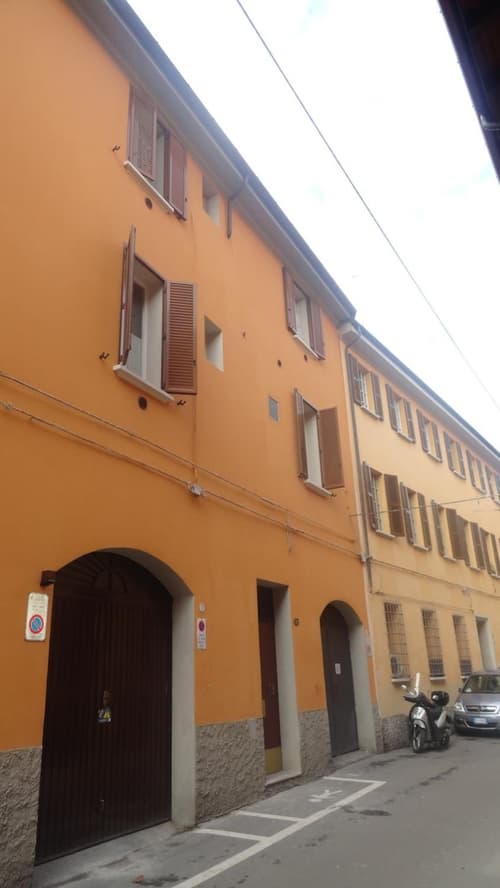 Casa Bolognetti, Exterior