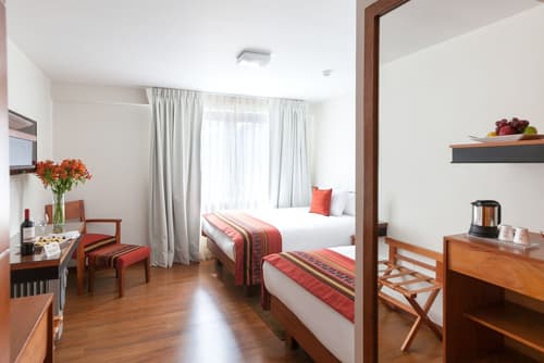 San Agustin Plaza, Room