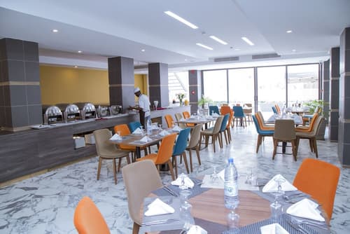 Le Ndiambour Hôtel et Résidence, Restaurant