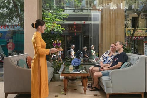 Hanoi Pearl Hotel, Lobby sitting area