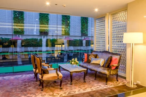 Mandarin Hotel Managed by Centre Point, Lobby sitting area