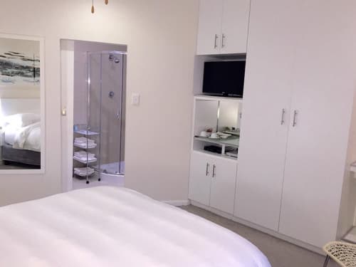 South Villa Guesthouse & Garden