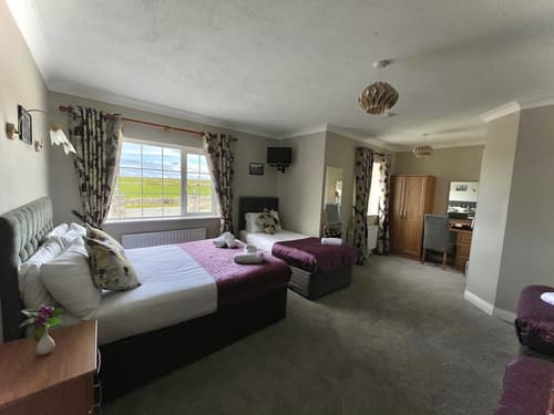 Glasha Meadows, Room