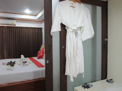 Lipa Bay Resort, Room