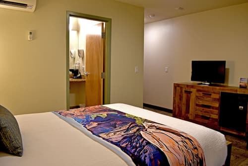 Bumbleberry Inn, Room