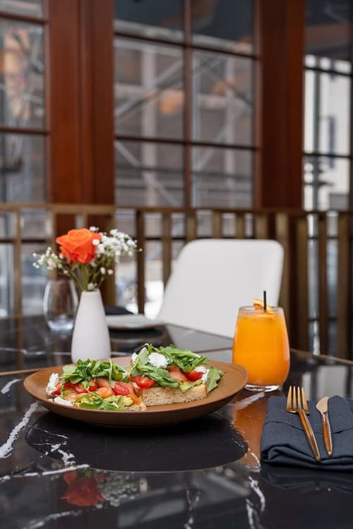 Life Hotel New York, Breakfast meal