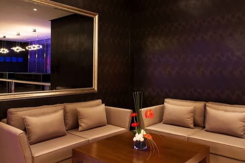 Sky Casa Airport, Lobby lounge