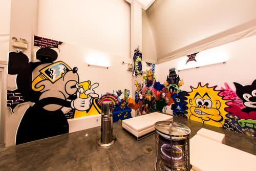 ADGE Hotel & Residences, Lobby sitting area