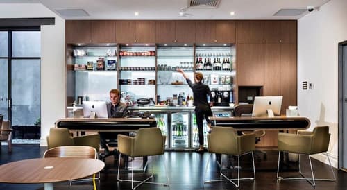 Hougoumont Hotel, Lobby sitting area