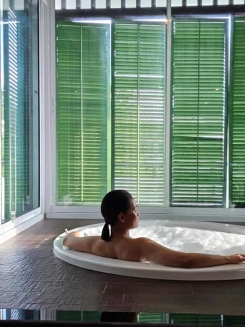 A-Te Chumphon Hotel, Private spa tub