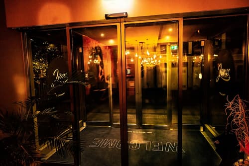 Design-Hotel JAMS, Interior entrance