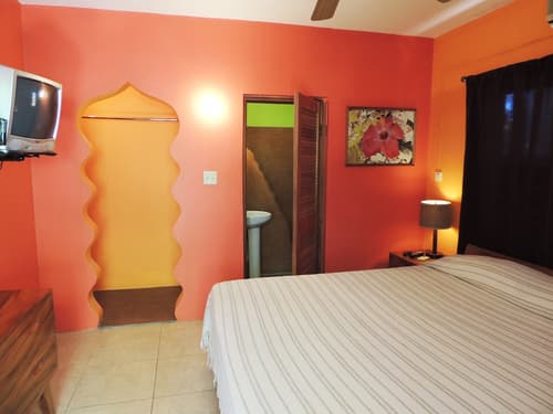 Sunrise Club Hotel Restaurant & Bar, Room