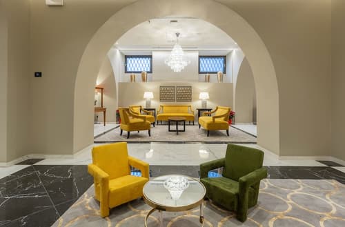 Hotel Astoria, Lobby sitting area