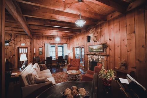 Sierra Sky Ranch, Lobby