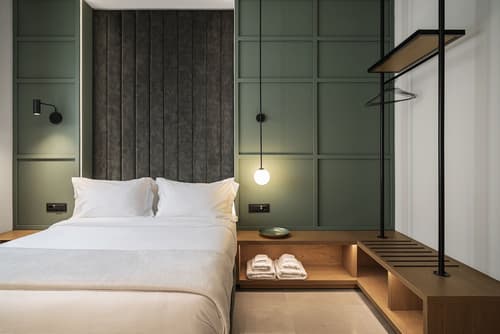 Bob W Athens Akadimia, Room