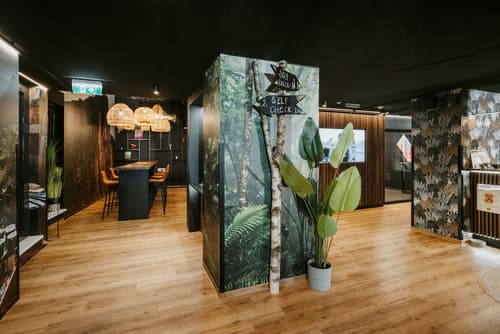 Rioca Vienna Posto 2, Interior entrance