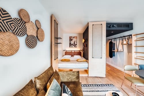 Cowool Avignon, Primary image