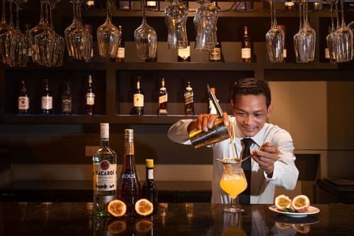 Duong Chan Hotel, Bar (on property)