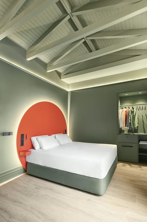 Chic & Basic dot, Room