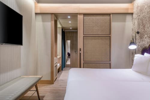 Querencia de Sevilla Autograph Collection, Room