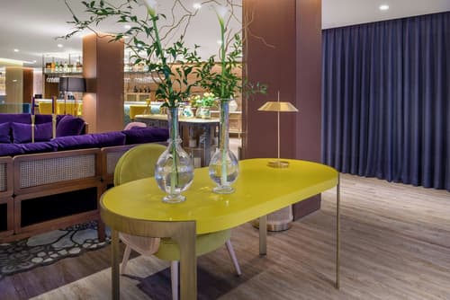 Querencia de Sevilla Autograph Collection, Lobby