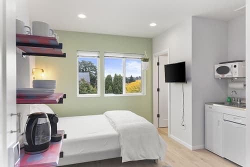 Ballard's sweet suites, Room