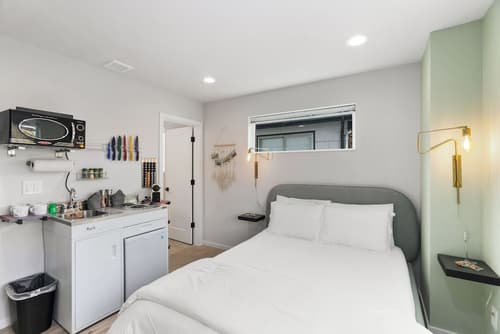 Ballard's sweet suites, Room