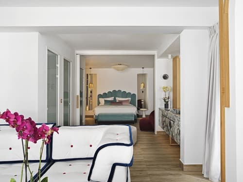 Cresanto Luxury Suites