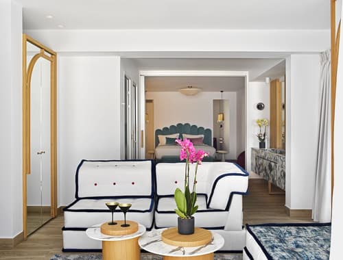 Cresanto Luxury Suites