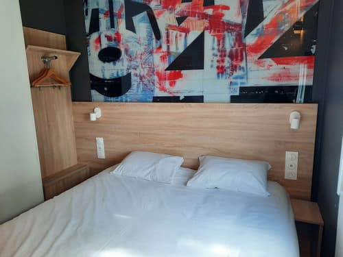 Kyriad Direct Caen Nord - Memorial, Room