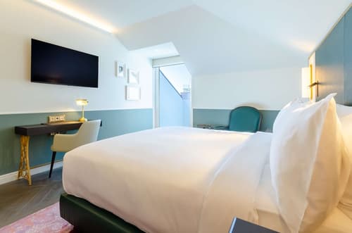 The Emerald House Lisbon, Curio Collection By Hilton, Room