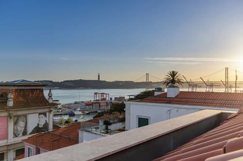 The Emerald House Lisbon, Curio Collection By Hilton