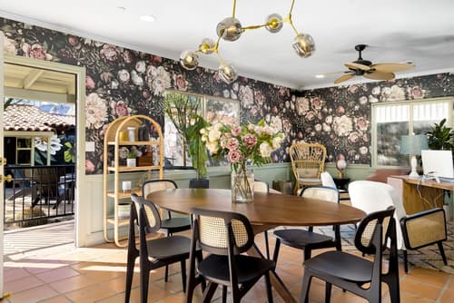 Fleur Noire Hotel - 21 and Over, Reception