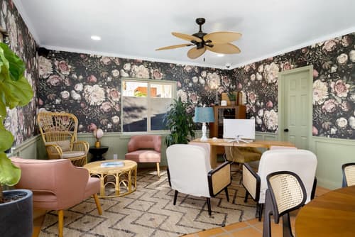 Fleur Noire Hotel - 21 and Over, Reception