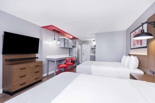 Hawthorn Extended Stay by Wyndham Wichita Airport