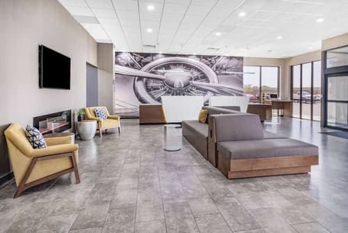 Hawthorn Extended Stay by Wyndham Wichita Airport, Lobby