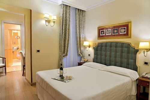 Hotel Homs, Room