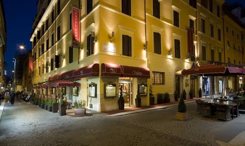 Hotel Homs, Front of property