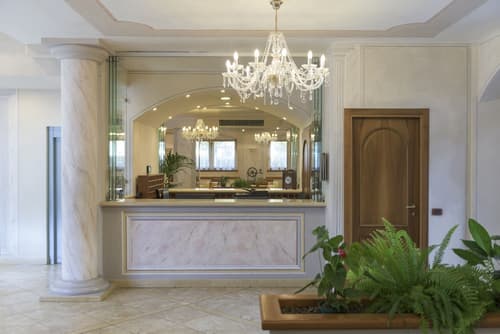 Hotel Regina Del Garda Suite, Reception