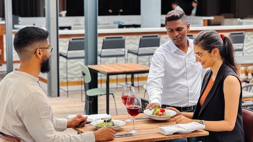 Royal Green, Exterior