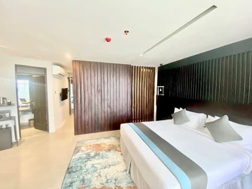 Giraffe Beach Hotel, Room