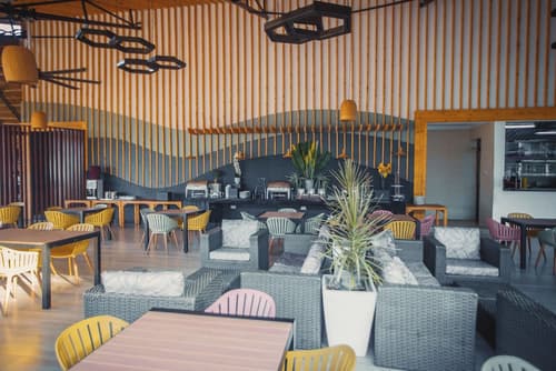 Giraffe Beach Hotel, Restaurant