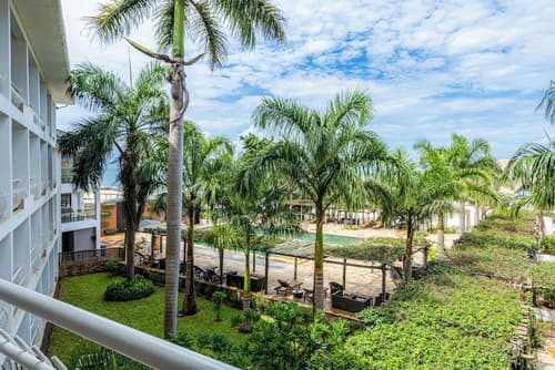 Giraffe Beach Hotel