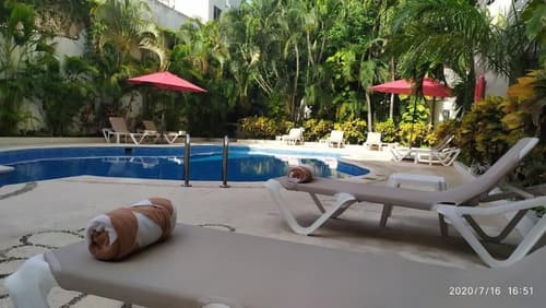 Adhara Express, Outdoor pool