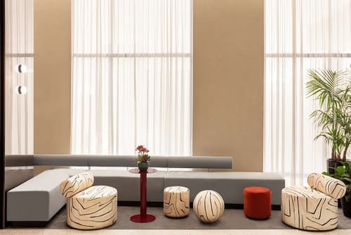 Hyatt Centric Montréal, Lobby