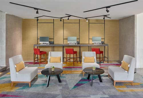 Holiday Inn Cebu City by IHG, Lobby sitting area