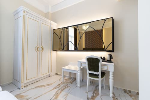 Modern Luxury Hotel, Room